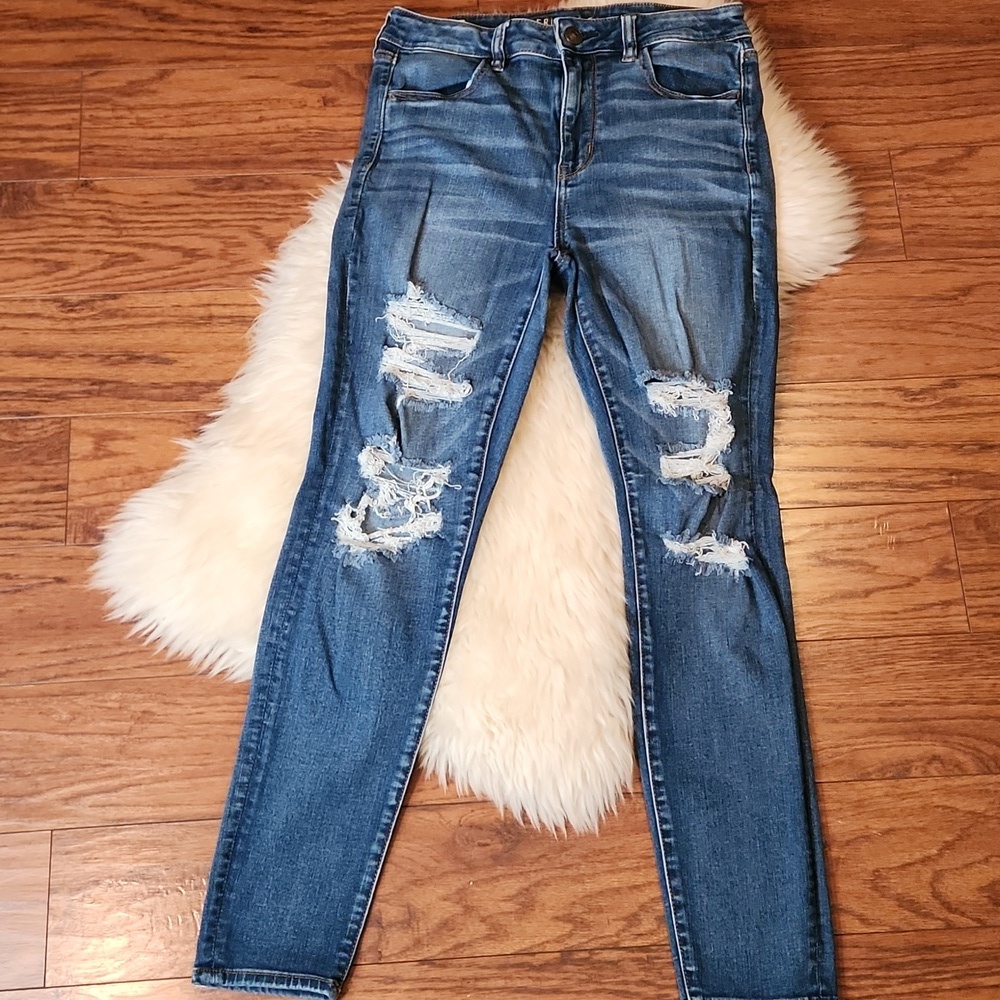 American Eagle Outfitters Disttessed Medium Wash Jeans - Picture 2 of 6
